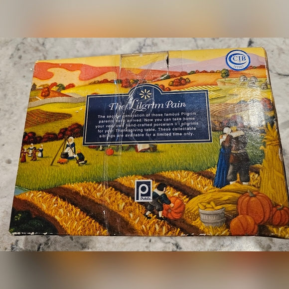 Publix Lilgrim Series Salt and Pepper Set. Mini Salt and Pepper shakers. 2004 - Picture 6 of 7